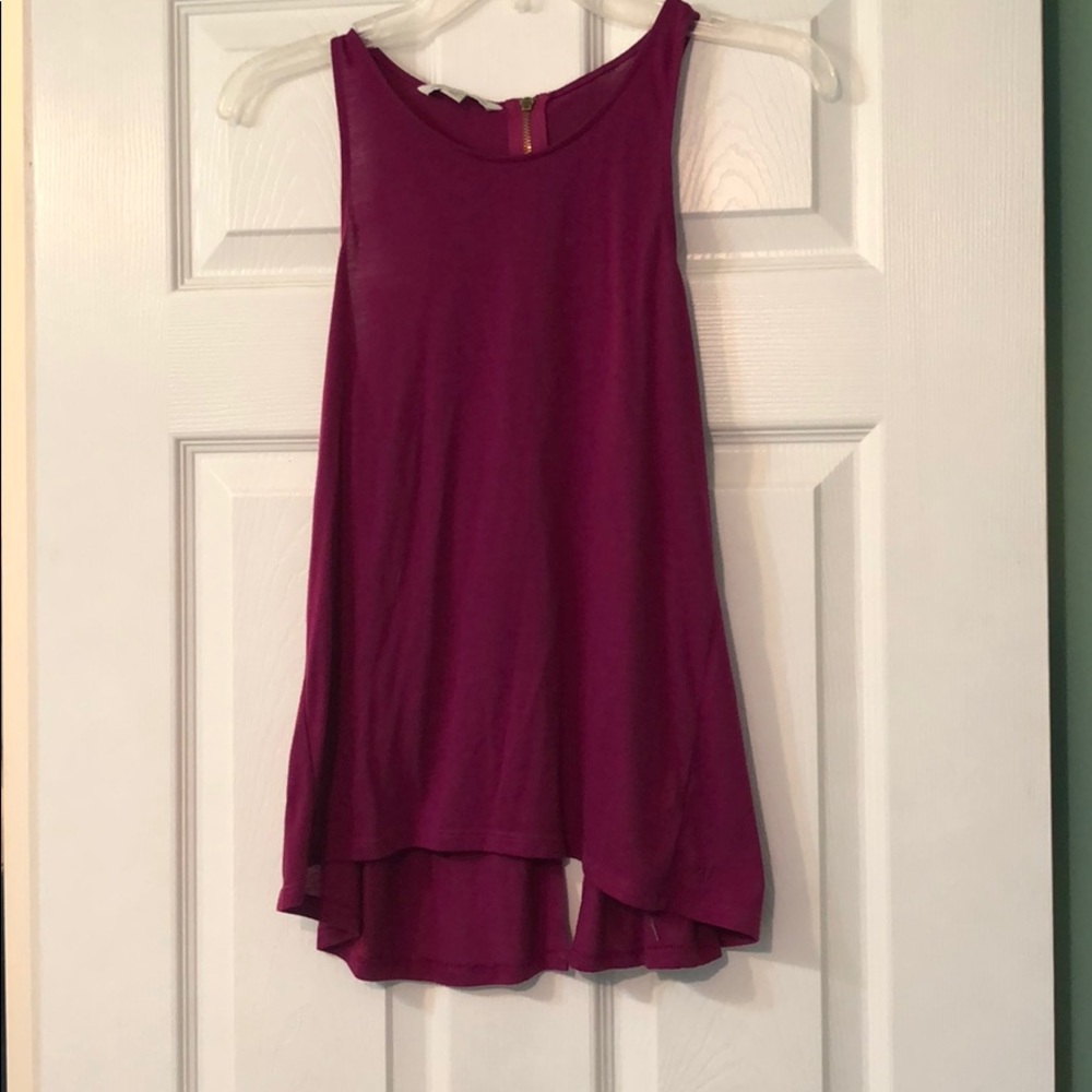 Split back AE tank size medium